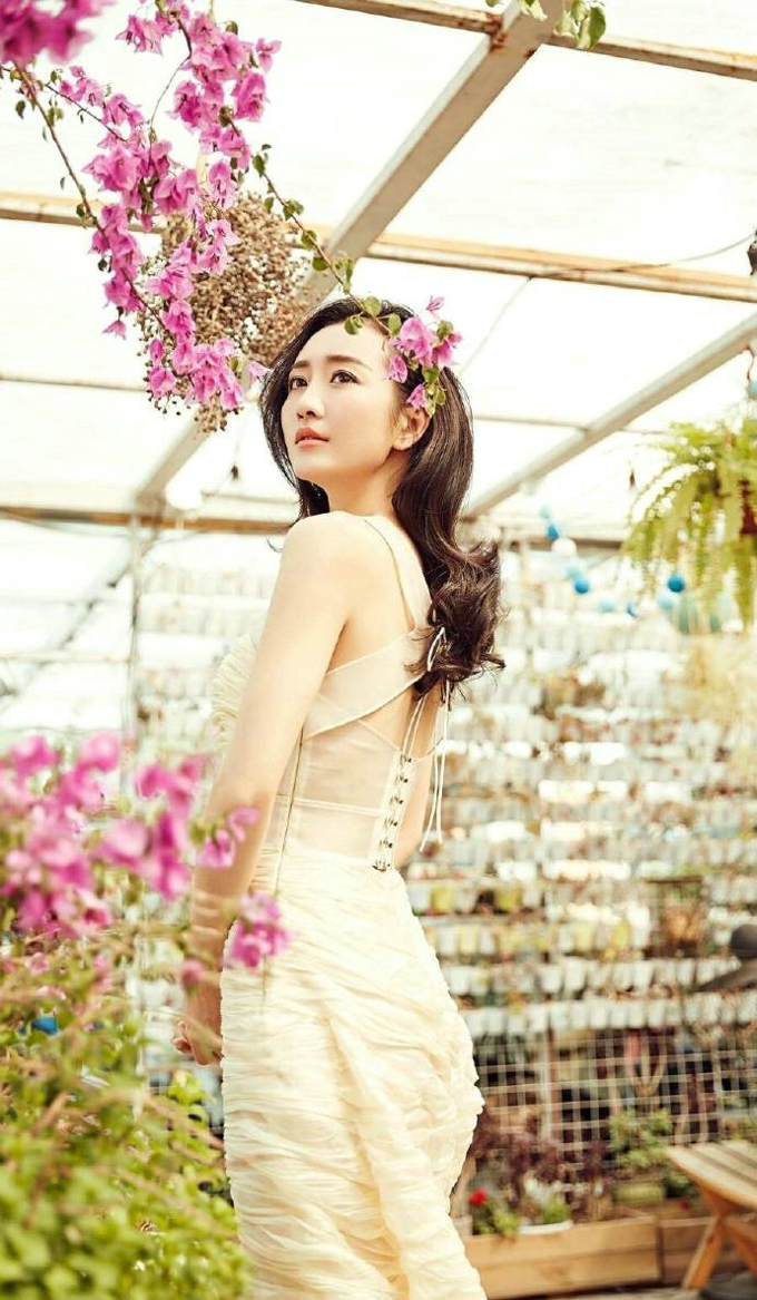 王鸥时尚大片 清新优雅气质超级喜欢她这一套写真[8]