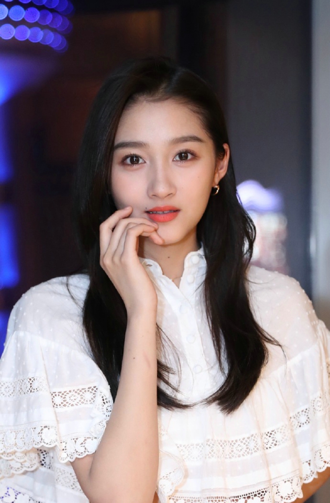 大长腿妹纸清新甜美的关晓彤越来越美了[6]