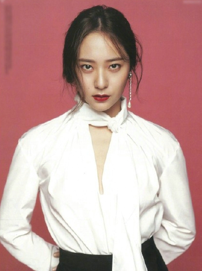 韩国美女郑秀晶冷艳妩媚时尚写真[2]