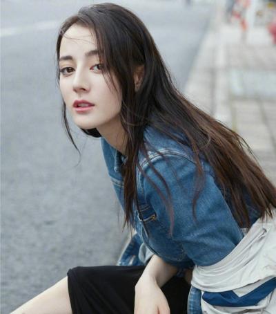迪丽热巴大片曝光 酷美有型攻气十足