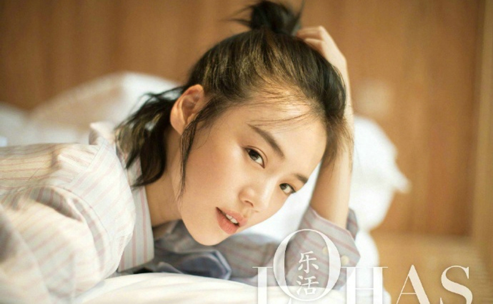 阳光下的马思纯仿佛秋风般清爽怡人[8]