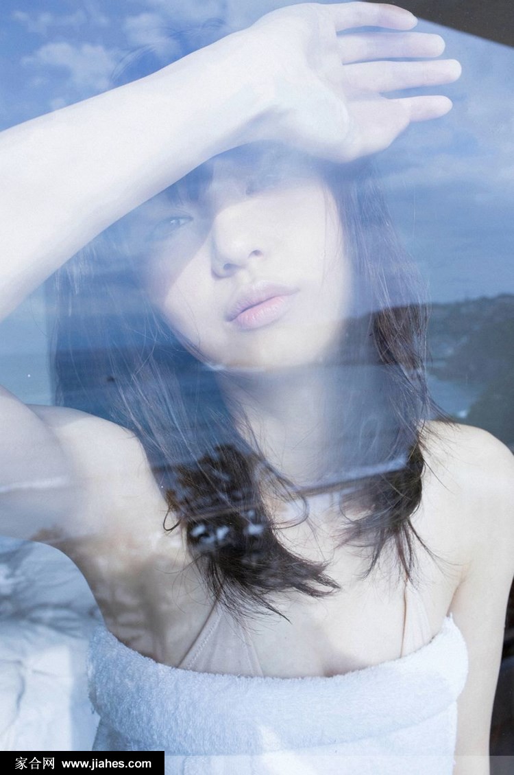 日本美女汽车妹逢泽莉娜情趣内衣搔首弄姿写真图片[6]