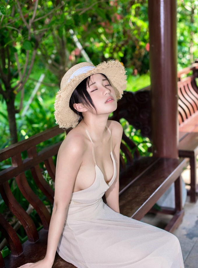 尤物苍井优香吊带豪乳诱惑写真[2]